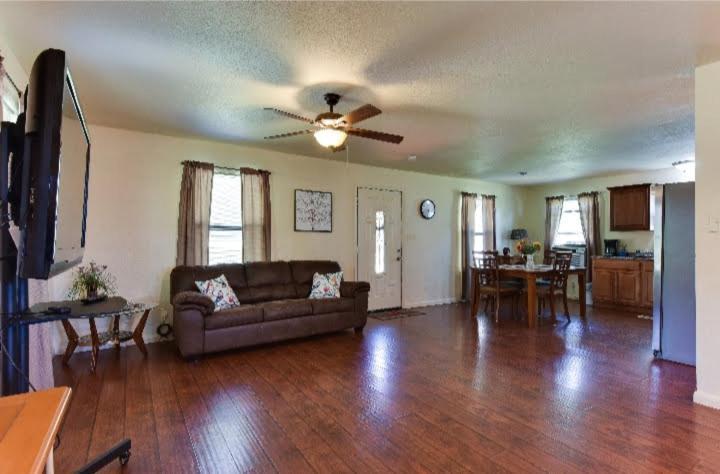 Bed and Breakfast Austin Escape Cedar Creek Exterior foto